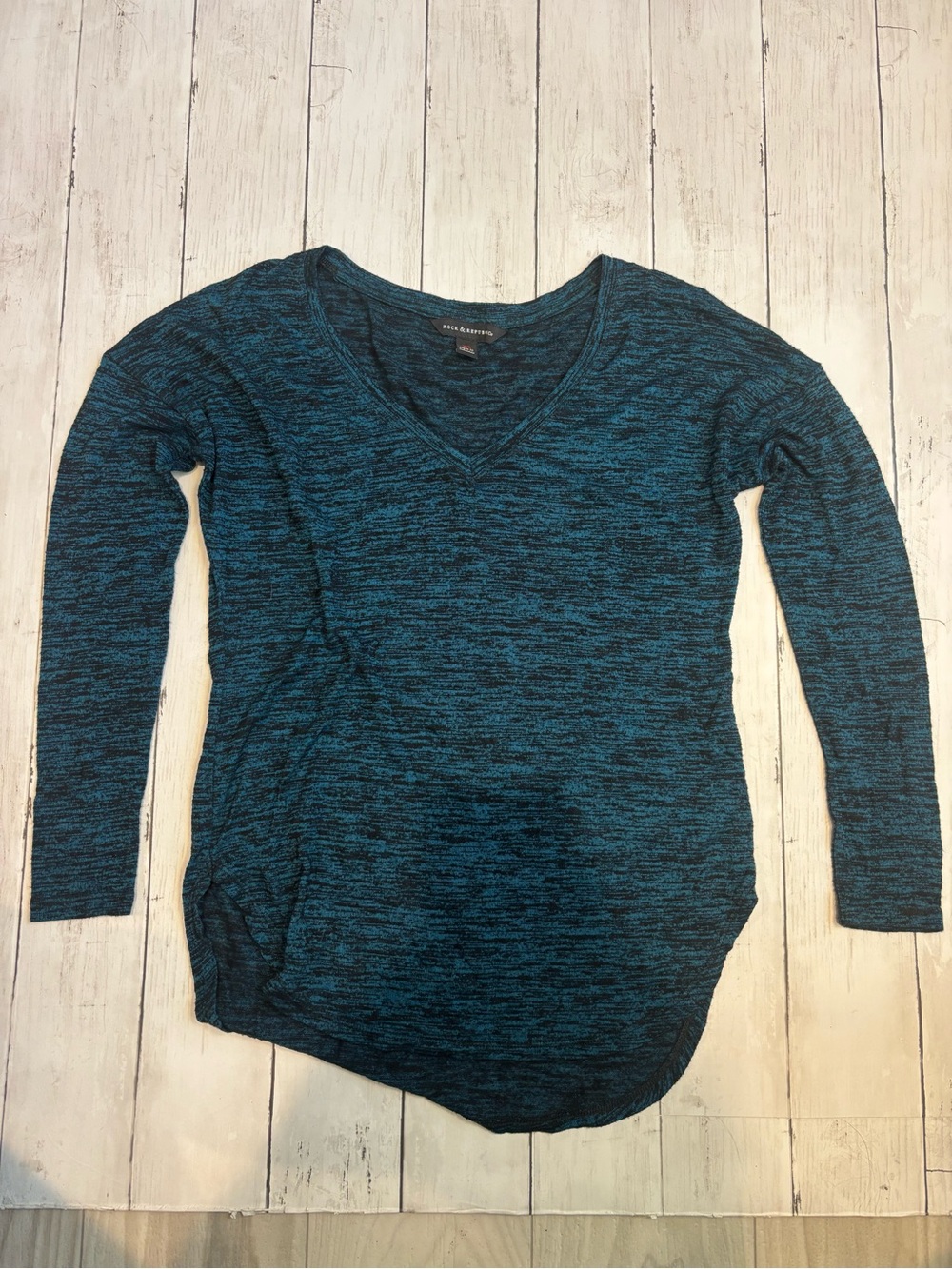 Rock & Republic Teal and Black Heathered V-Neck Long Sleeve Top